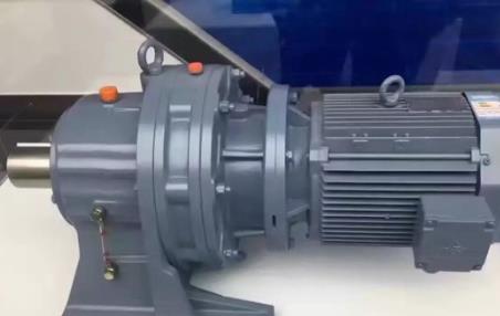 直流无刷电机（磐石市三相异步电机功率巨细的选择）